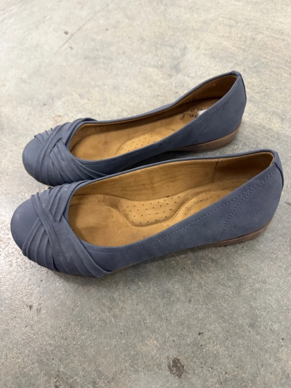 Natural Soul Slate Blue Pleated Crossover Ballet Flats